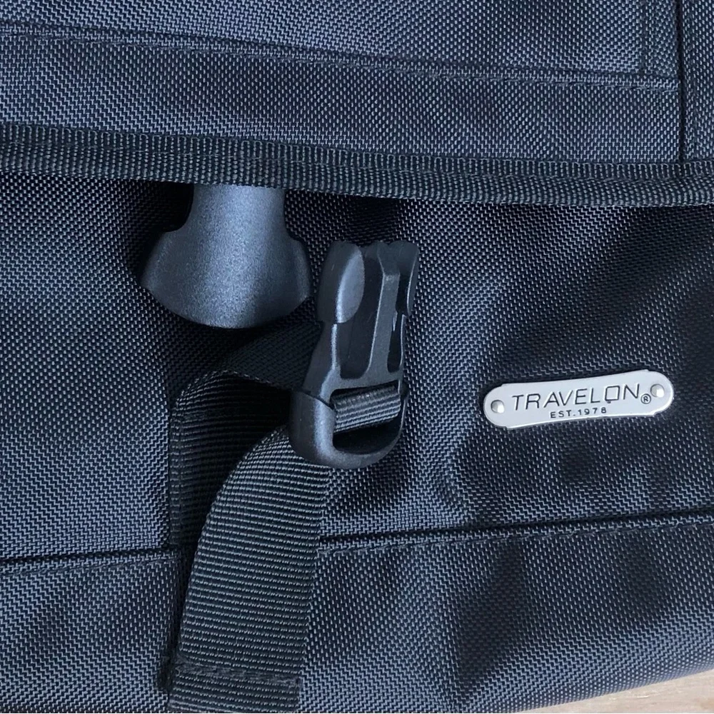 Travelon Shoulder HandBag Mens 11inX10in Adjustable Strap Black Nylon.